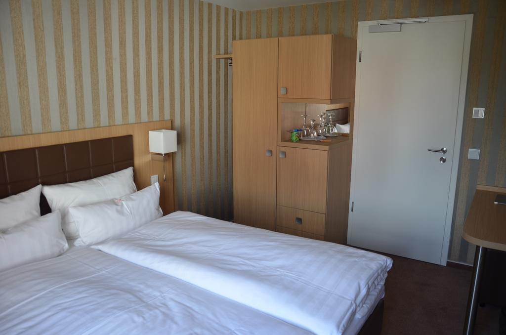 Hotel Ortel Gmbh Besigheim Kültér fotó