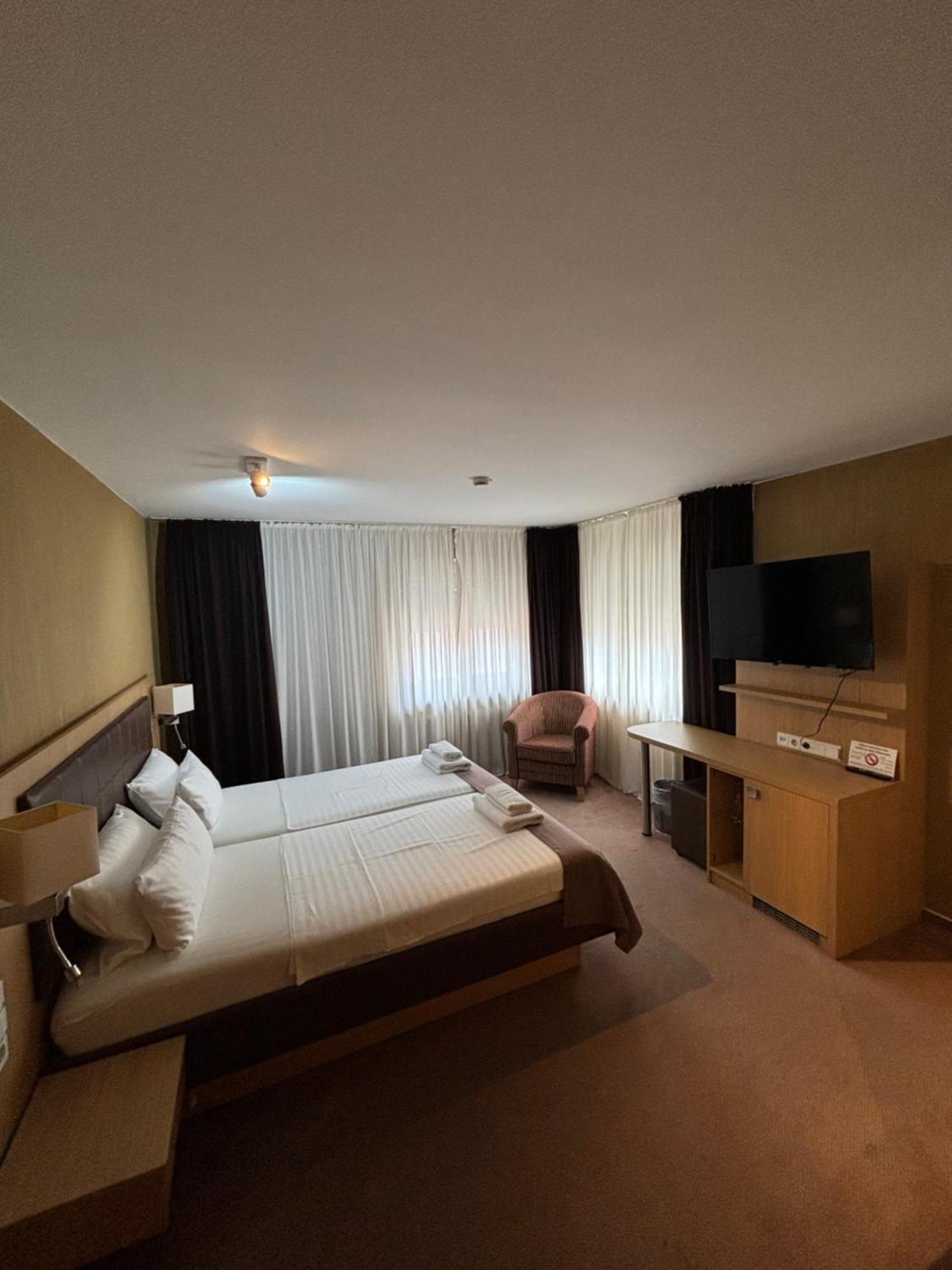 Hotel Ortel Gmbh Besigheim Kültér fotó