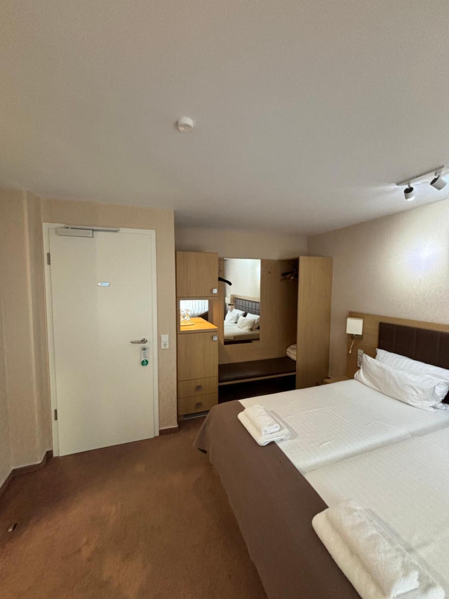 Hotel Ortel Gmbh Besigheim Kültér fotó