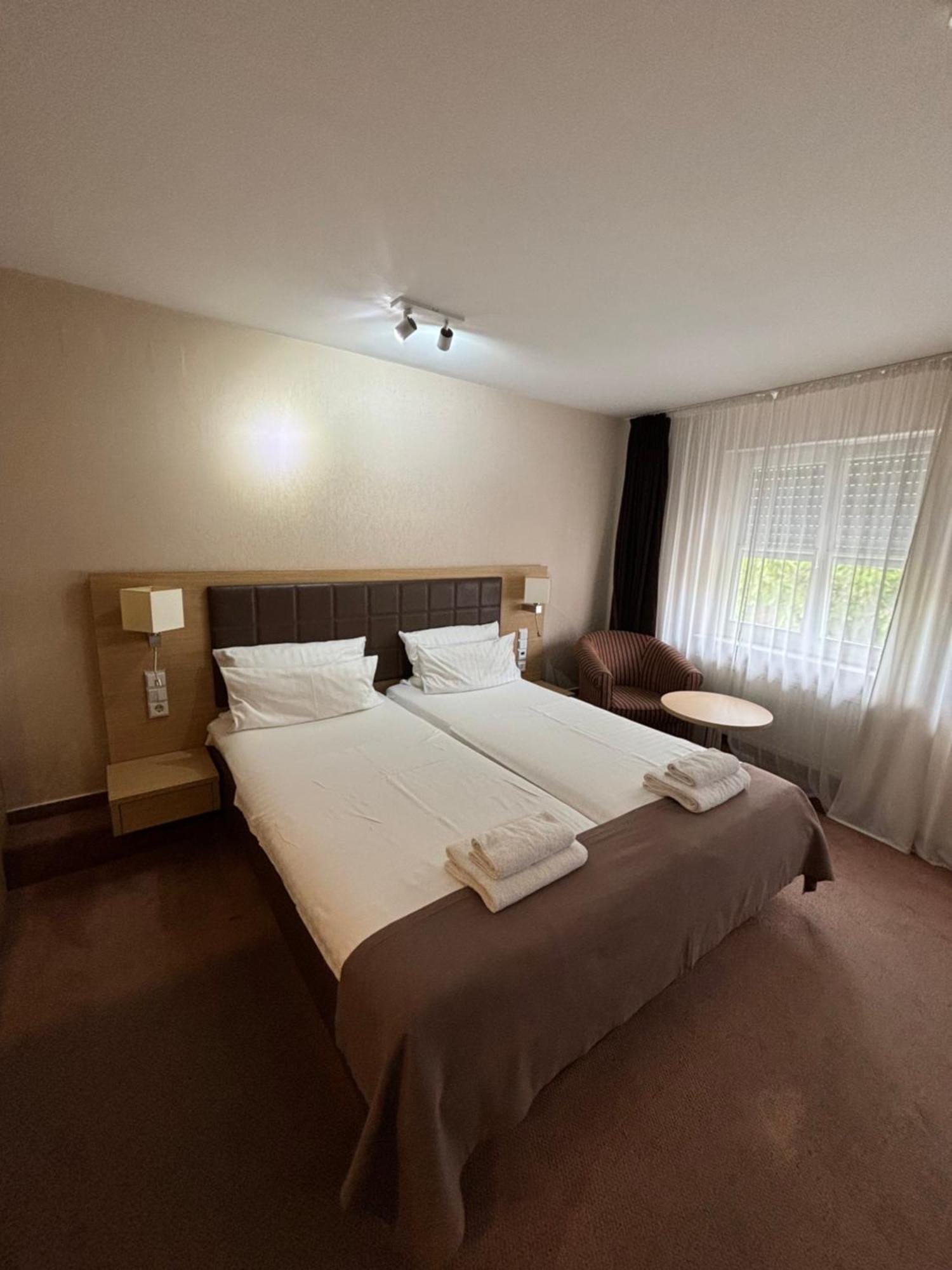 Hotel Ortel Gmbh Besigheim Kültér fotó