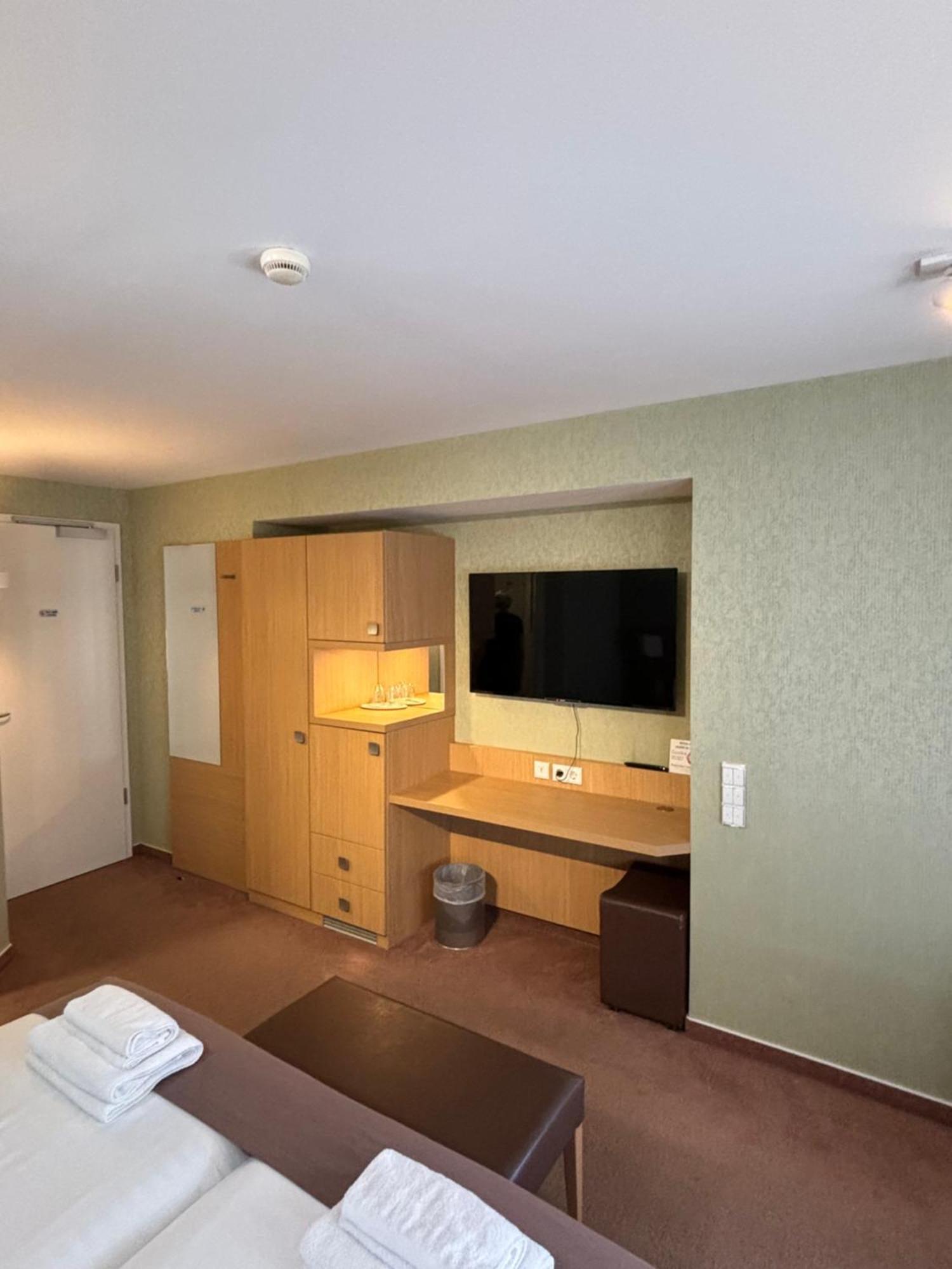 Hotel Ortel Gmbh Besigheim Kültér fotó